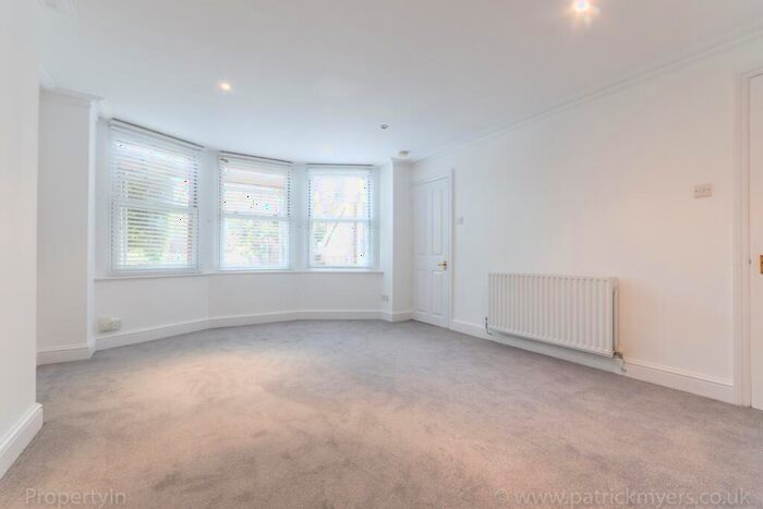 Flat To Rent In The Gardens East Dulwich, SE22