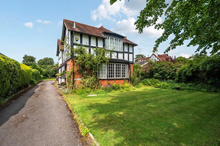 4 Bedroom Detached House For Sale In Cliveden Mead, Maidenhead, SL6