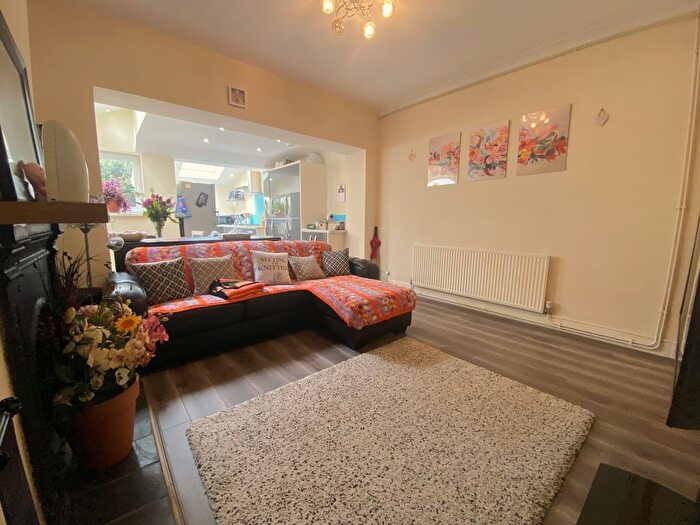 2 Bedroom Property To Rent In Treharris Street, Roath, Cardiff, CF24