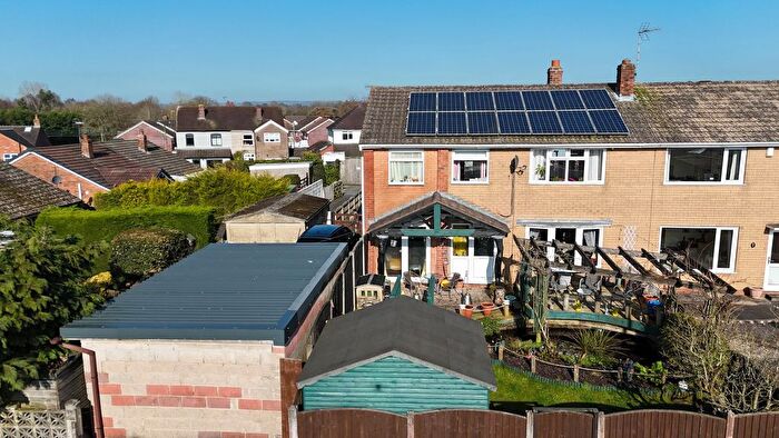 5 Bedroom Semi-detached House For Sale In Churnet Grove, Cheadle, ST10