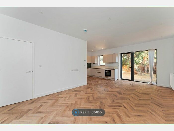 2 Bedroom Semi-Detached House To Rent In High Street, London, E11