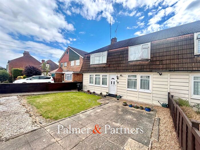 2 Bedroom Maisonette For Sale In Coopers Lane, Clacton-on-Sea, Essex, CO15