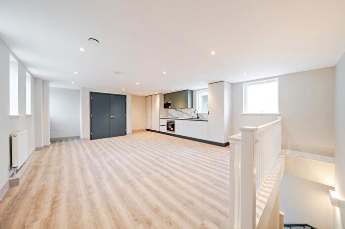 2 Bedroom Flat To Rent In Albion Street London, SE16