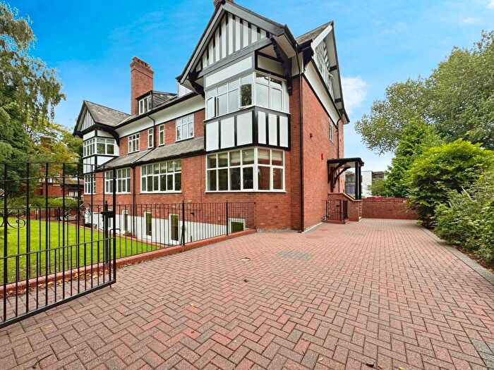 2 Bedroom Flat To Rent In Barlow Moor Road, West Didsbury, Manchester, M20
