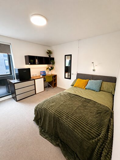 3 Bedroom Private Hall To Rent In Egerton Street, Sheffield, S1