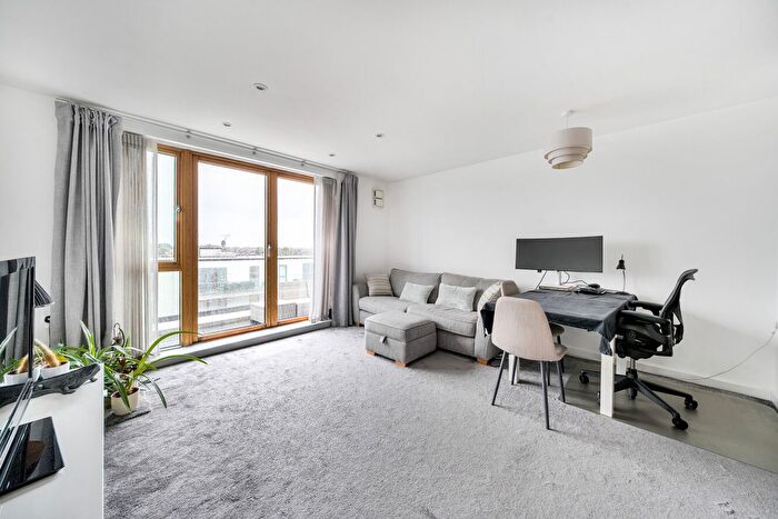 1 Bedroom Flat For Sale In Dairy Close, Parsons Green, London, SW6