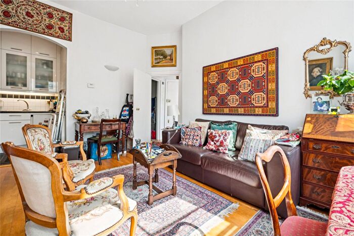 1 Bedroom Flat To Rent In Russell Road, London, W14