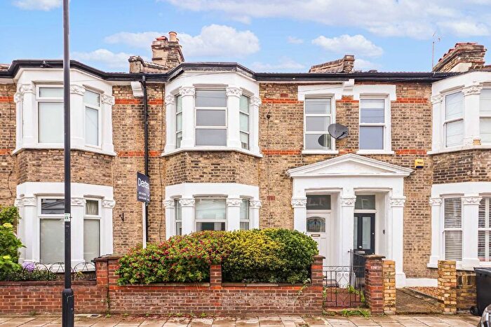 4 Bedroom Terraced House To Rent In Hubert Grove, Stockwell, SW9