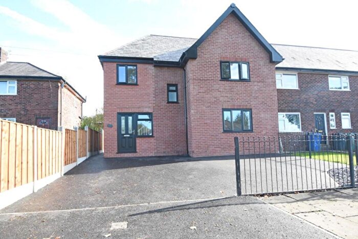 4 Bedroom Semi-Detached House To Rent In Fir Street, Ramsbottom, Bury, BL0