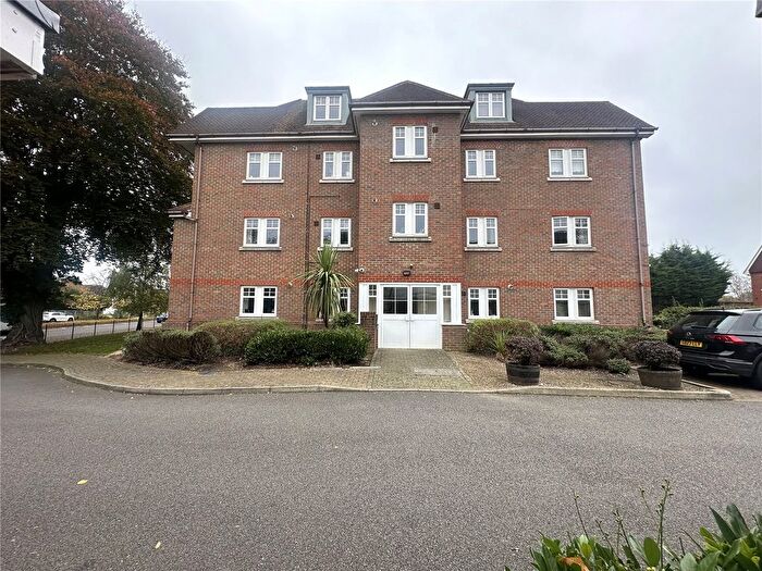 2 Bedroom Flat To Rent In Rickmansworth Road, Watford, Hertfordshire, WD18