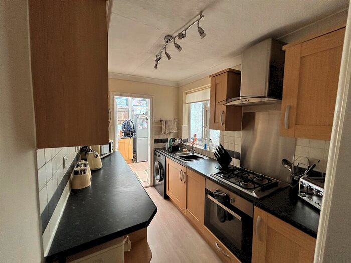 2 Bedroom Semi-Detached House For Sale In Lynncroft, Eastwood, Nottingham, NG16