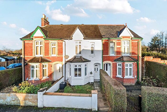 3 Bedroom Terraced House For Sale In Highclere Road, Knaphill, Woking, GU21