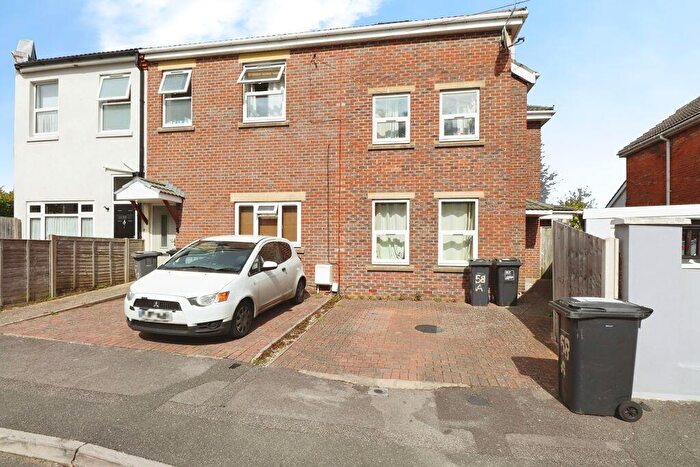 5 Bedroom Detached House To Rent In Avon Road, Bournemouth, BH8