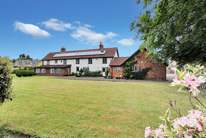 5 Bedroom Cottage For Sale In Caistor Road, Market Rasen, LN8