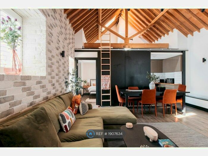 3 Bedroom Semi-Detached House To Rent In Bunkers Lane, Hemel Hempstead, Hertfordshire, United Kingdom, HP3