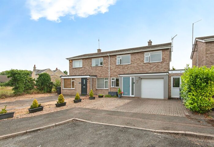 3 Bedroom Semi-Detached House For Sale In Chapmans Close, Melbourn, Royston, SG8
