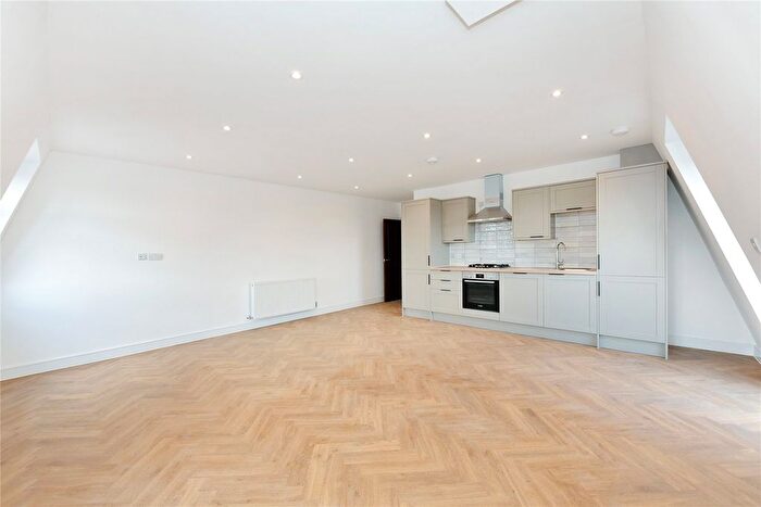 2 Bedroom Flat To Rent In Plumstead High Street, Plumstead, London, SE18