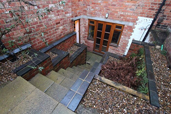 1 Bedroom Flat To Rent In Kettering Road, Northampton, NN1