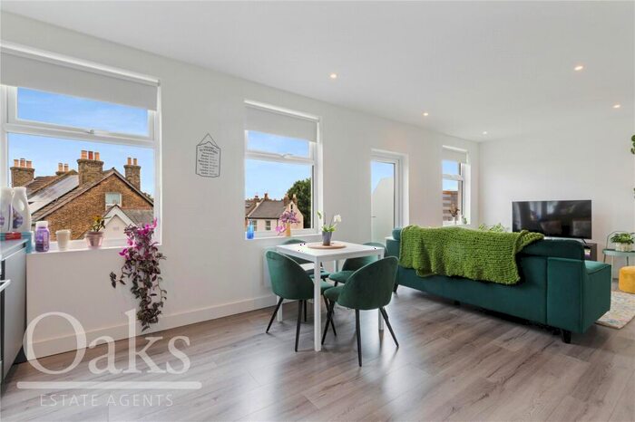 2 Bedroom Apartment To Rent In Portland Road, South Norwood, SE25