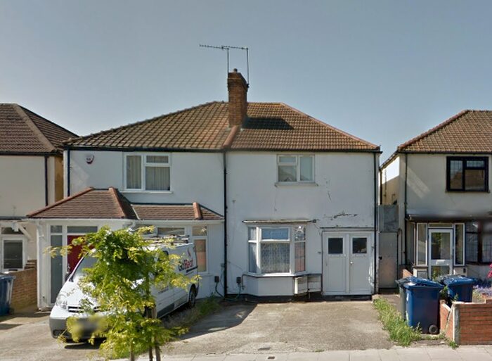 1 Bedroom Flat To Rent In Hill Rise, Greenford, UB6