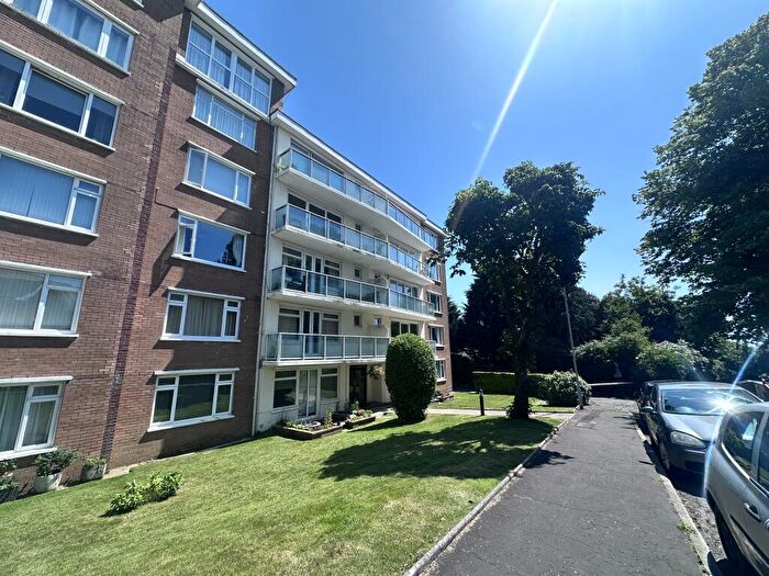 2 Bedroom Flat To Rent In Brynfield Court, Langland, SA3
