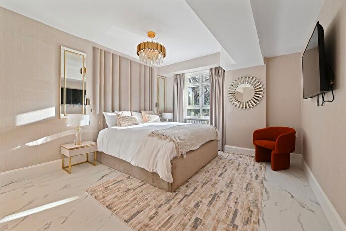 3 Bedroom Flat To Rent In Barrie House, Lancaster Gate, W2