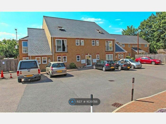 2 Bedroom Flat To Rent In The Pavilion, Gravesend, DA11