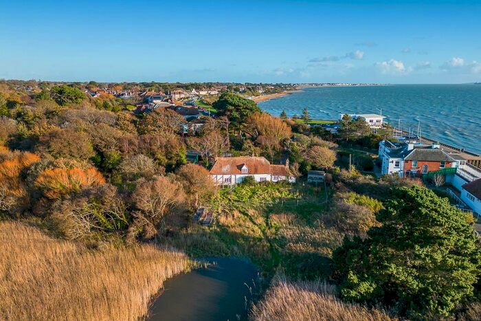 3 Bedroom Detached House For Sale In Cliff Road, Hill Head, PO14