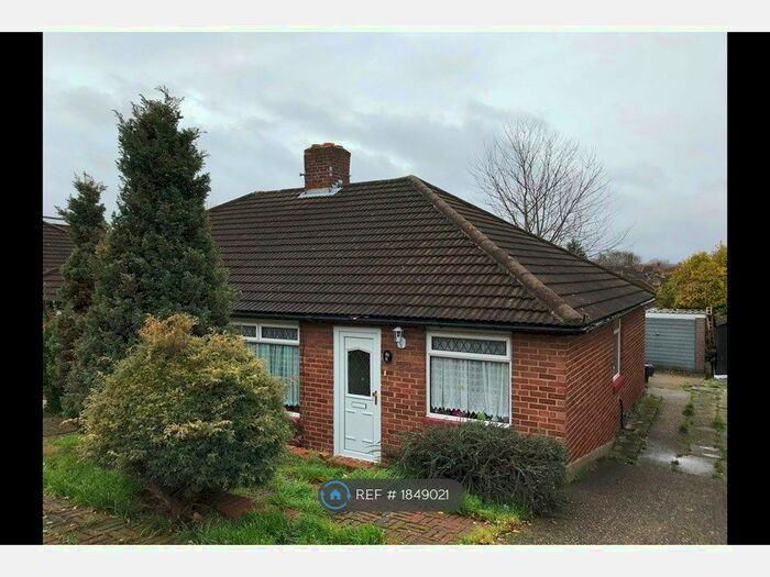 2 Bedroom Bungalow To Rent In Barnfield Road, Orpington, BR5