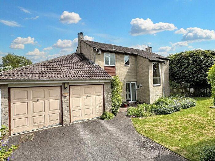 4 Bedroom Detached House For Sale In Kings Lane, Pucklechurch, BS16