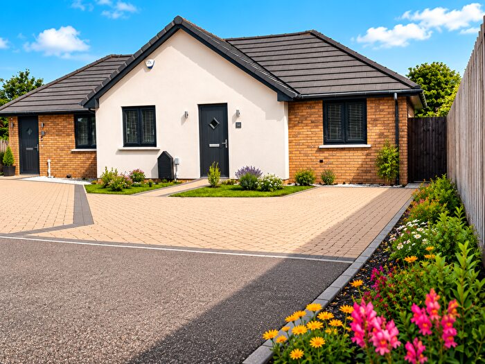 2 Bedroom Semi-Detached Bungalow For Sale In Orchard Close, Barton-le-Clay, Bedford, MK45