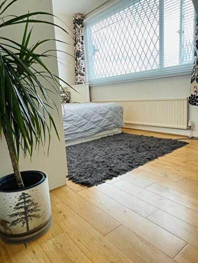 5 Bedroom Property To Rent In Milton Avenue, Barnet, EN5