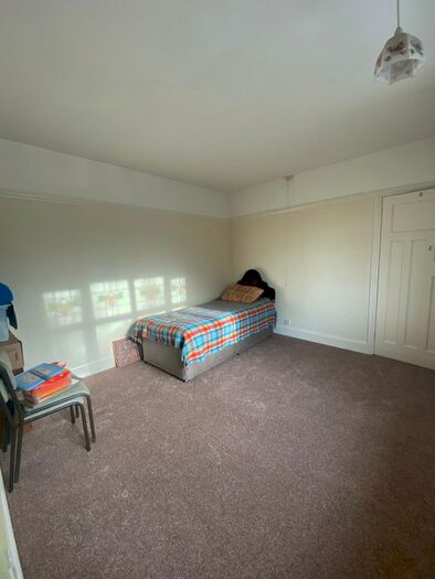 4 Bedroom Semi-Detached House To Rent In Uppingham Road, Leicester, LE5