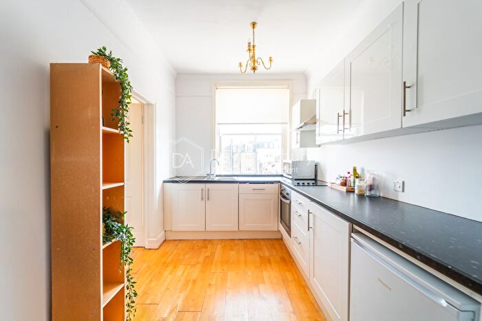 2 Bedroom Flat To Rent In Devonshire Place, Marylebone, London, W1G