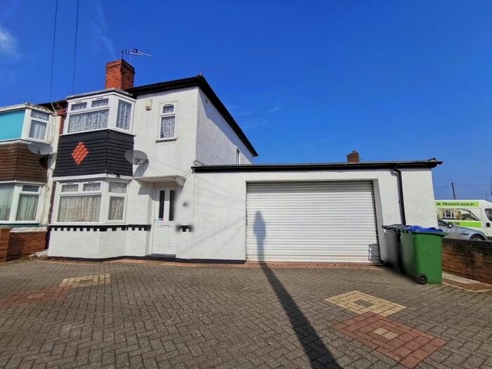 3 Bedroom Property To Rent In Willingsworth Road, Wednesbury, WS10