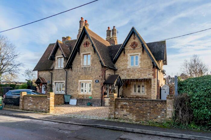 3 Bedroom House To Rent In Church Road, Pitstone, LU7