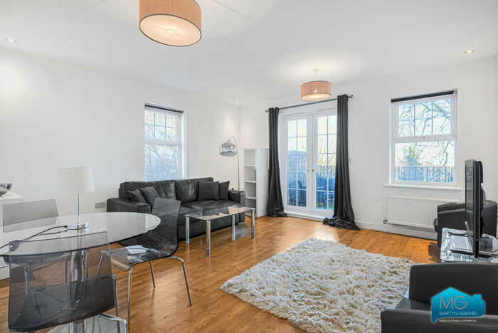 2 Bedroom Apartment To Rent In Gilson Place, Coppetts Road, London, N10