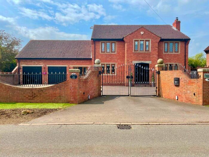5 Bedroom Detached House For Sale In Thorpe In Balne, Doncaster, DN6