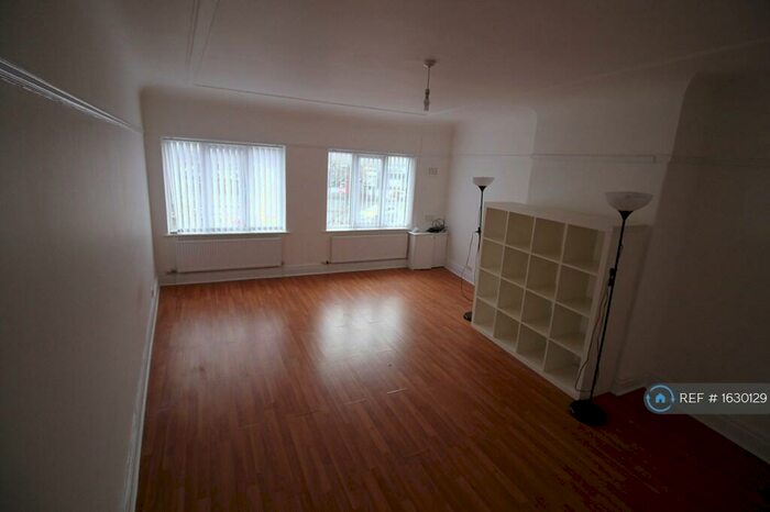 2 Bedroom Flat To Rent In Bowring Park Road, Liverpool, L14