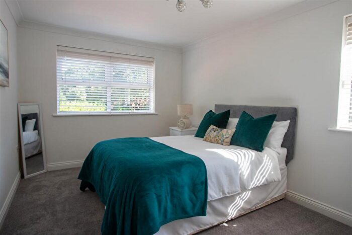 2 Bedroom Apartment For Sale In St. Nicholas Street, Coventry * Vacant & No Upward Chain *, CV1