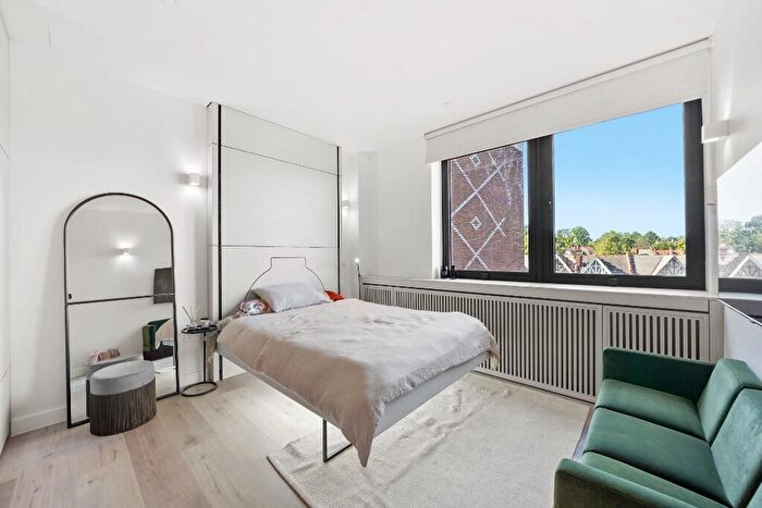 Studio To Rent In Lowlands Road, Harrow, Middlesex, HA1