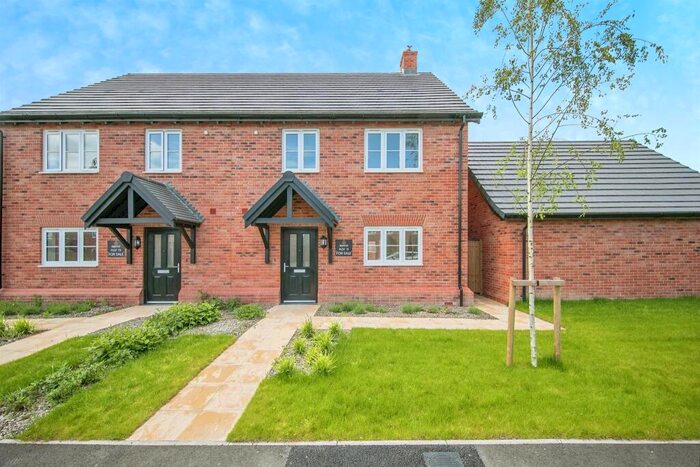 3 Bedroom Semi-Detached House For Sale In Nelson Avenue, Shotley Gate, Ipswich, IP9
