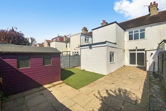 3 Bedroom Flat For Sale In Northfield Avenue, Ealing, W5