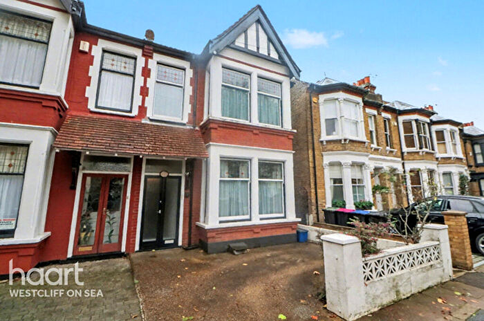 3 Bedroom Semi Detached House For Sale In Avenue Terrace, Westcliff-On-Sea, SS0