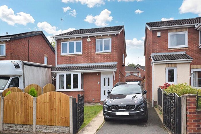 3 Bedroom Detached House To Rent In Clayton Road, Leeds, West Yorkshire, LS10