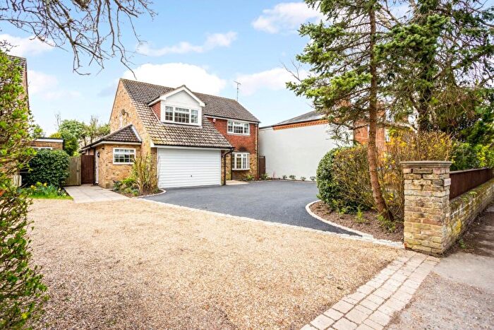 4 Bedroom Detached House To Rent In Lovel Road Winkfield, SL4