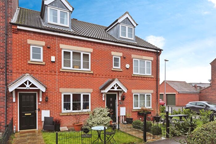 3 Bedroom Town House For Sale In Bramley Way, Misterton, Doncaster, DN10