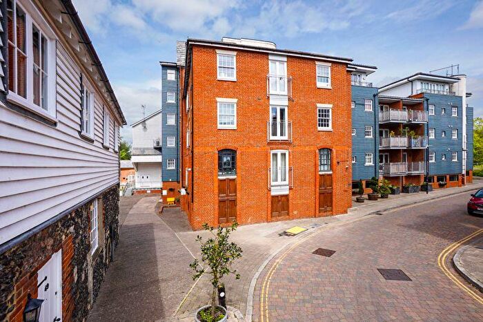 1 Bedroom Flat For Sale In Barton Mill Road, Canterbury, CT1