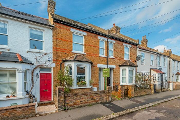 3 Bedroom Terraced House For Sale In Steele Road, Isleworth, TW7
