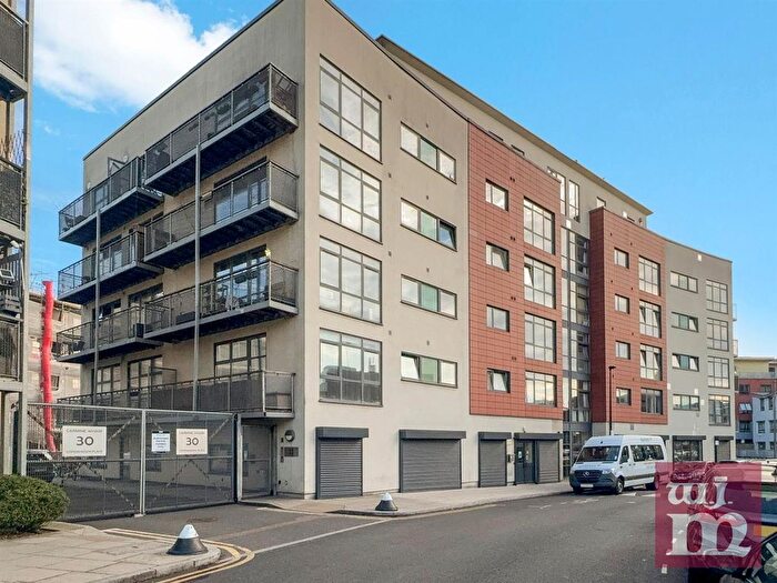 2 Bedroom Flat To Rent In Carmine Wharf, Limehouse, E14